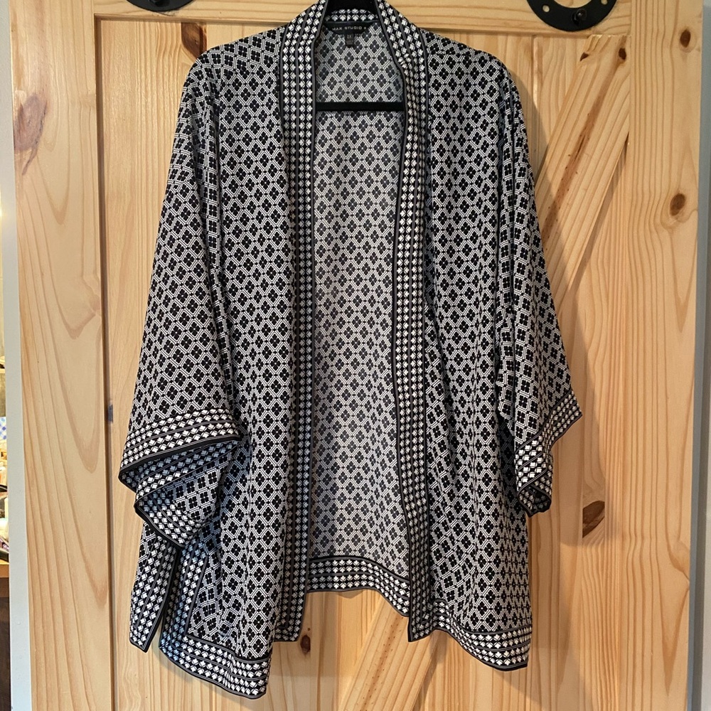 Black and white Kimono